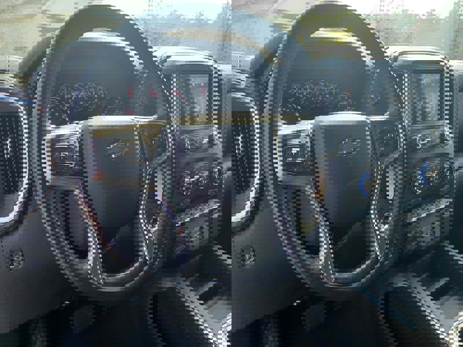 Used 2021 Chevrolet Silverado 1500 LT Trail Boss w/ Convenience Package II image 9