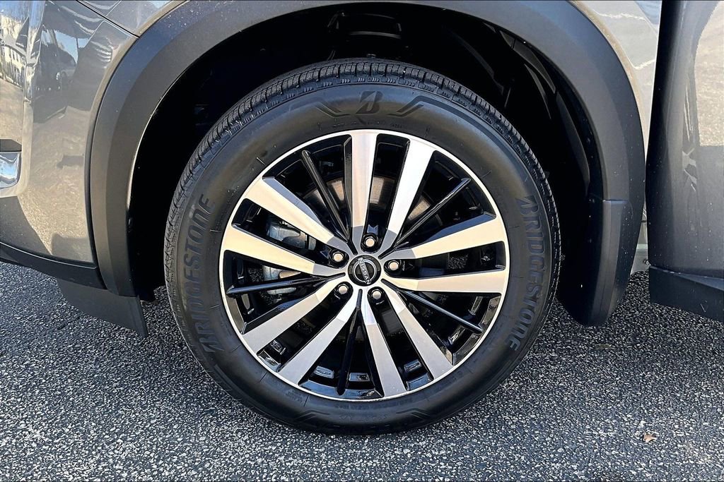 Used 2025 Nissan Pathfinder Platinum image 13