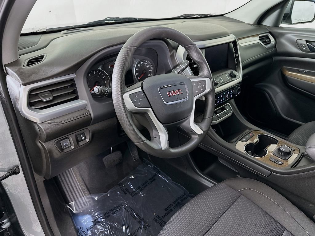 Used 2023 GMC Acadia SLE w/ Driver Convenience Package image 14