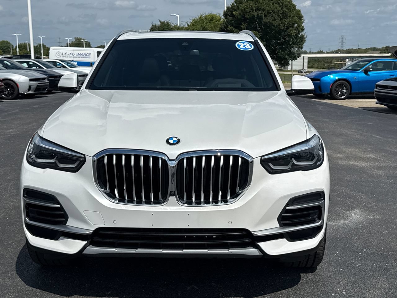 Used 2023 BMW X5 xDrive40i w/ Premium Package AWD/4WD image 8