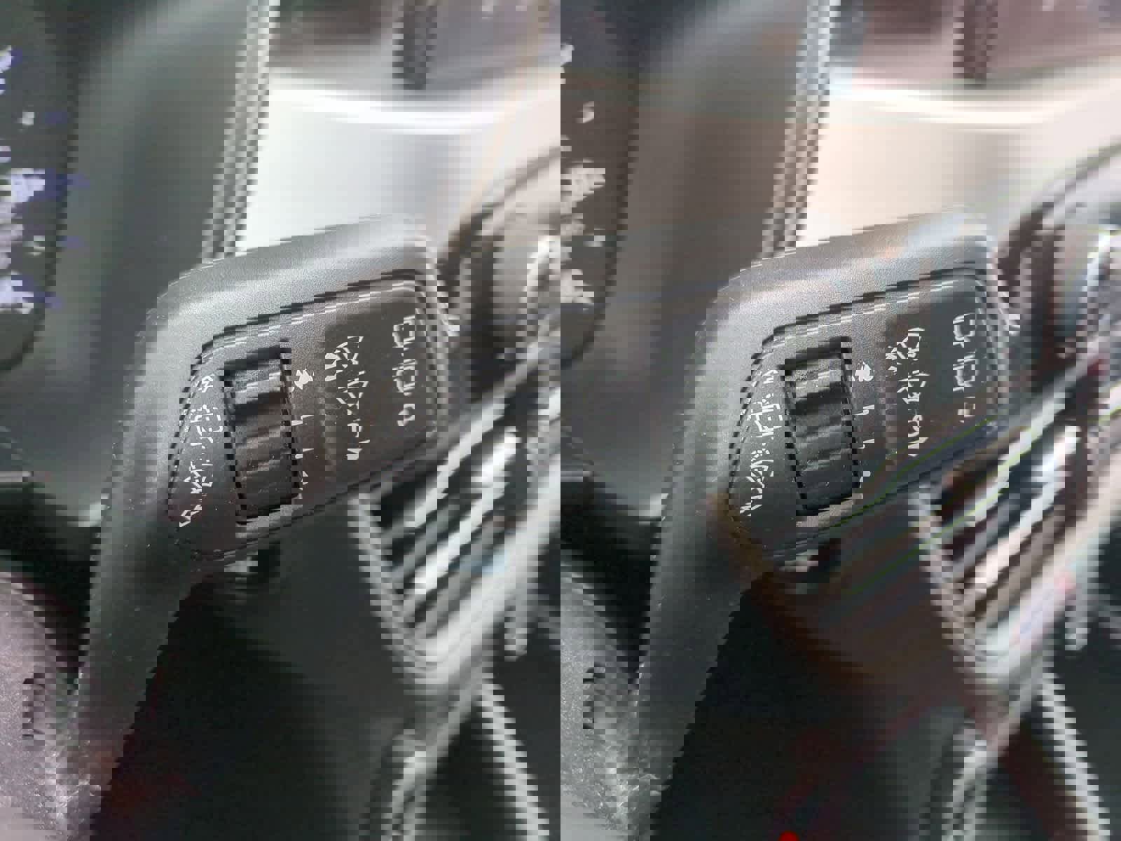 Used 2022 Ford Escape SE image 25