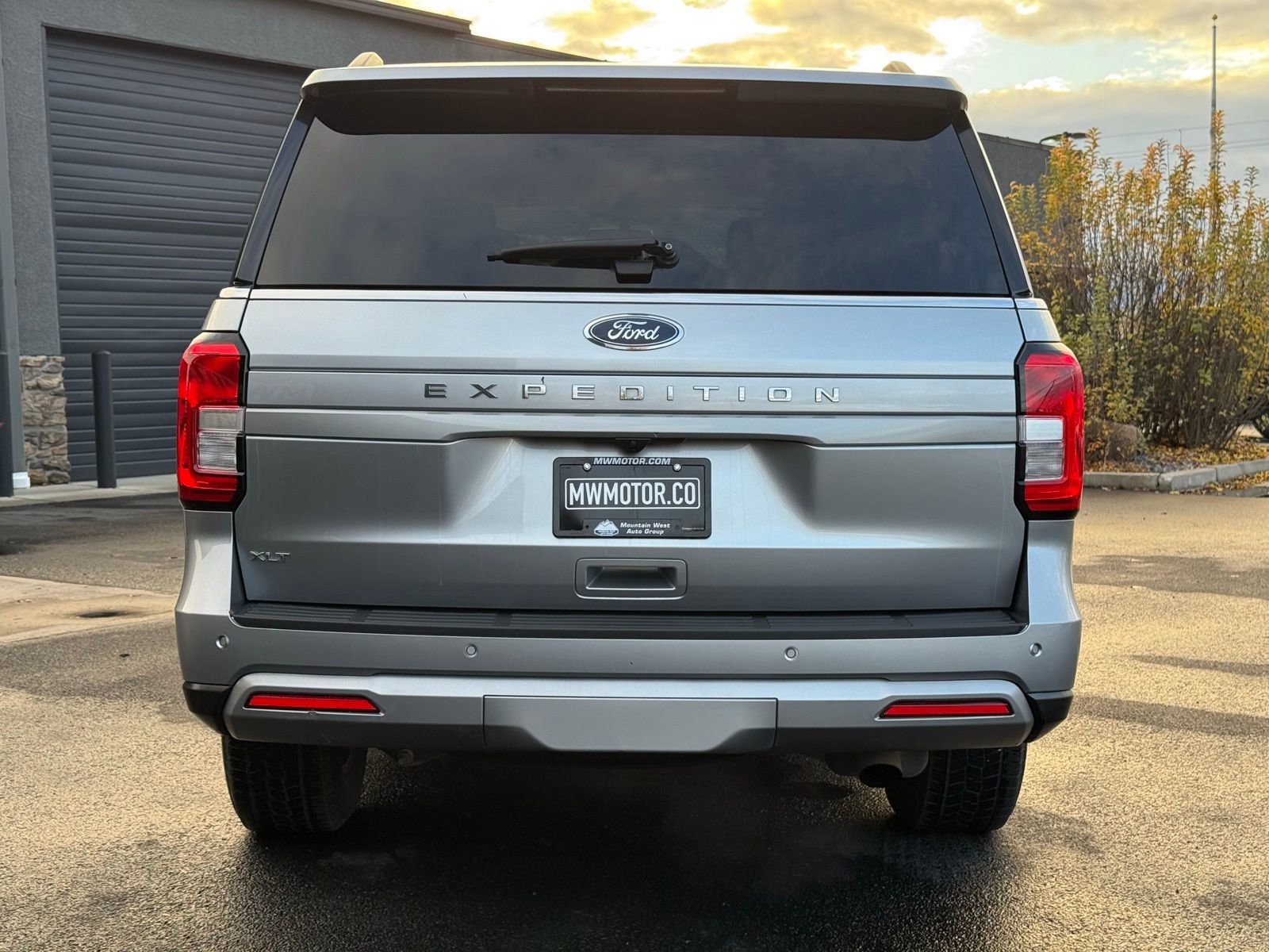 Used 2024 Ford Expedition XLT image 5