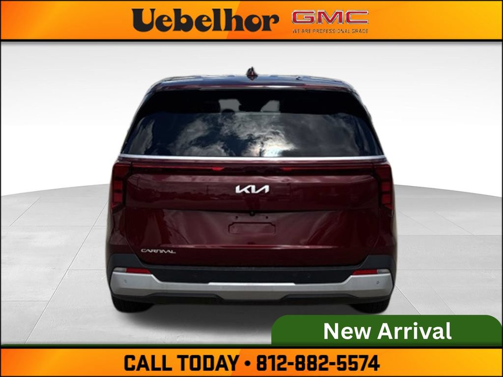 Used 2025 Kia Carnival FWD image 8