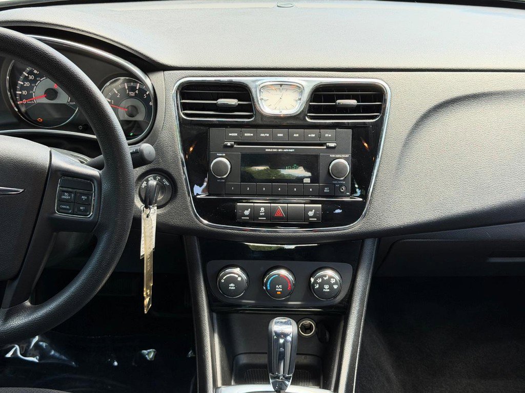 Used 2013 Chrysler 200 LX FWD image 13