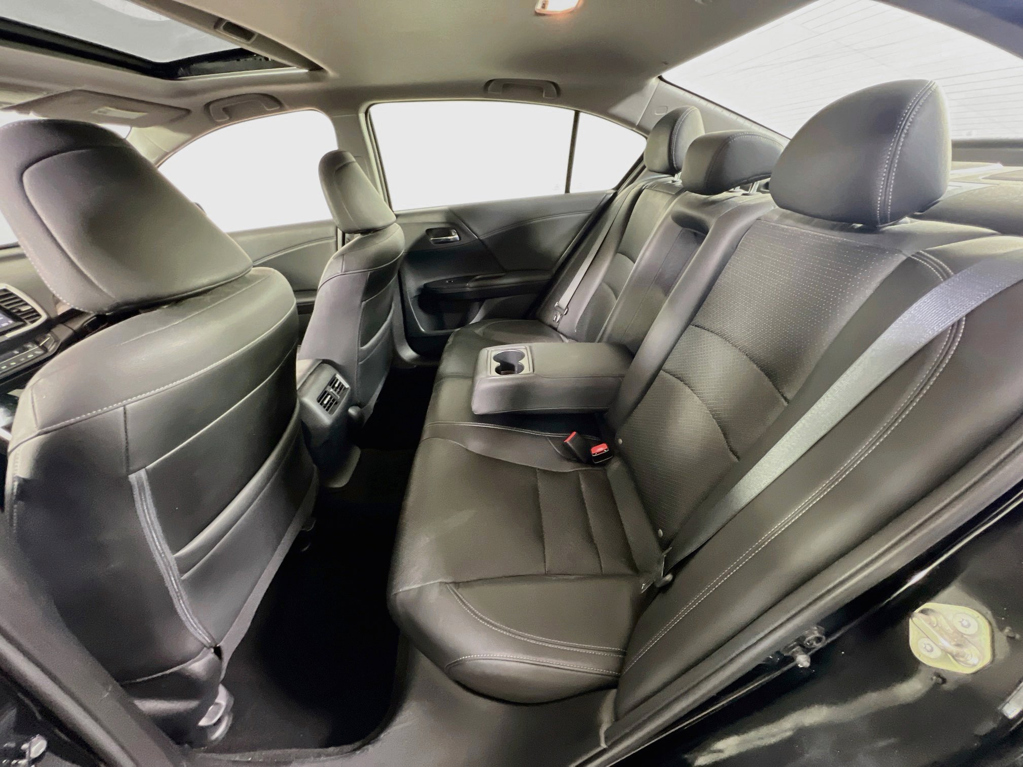 Used 2017 Honda Accord EX-L image 24