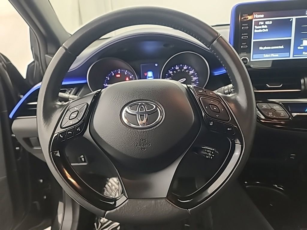 Used 2020 Toyota C-HR XLE image 29
