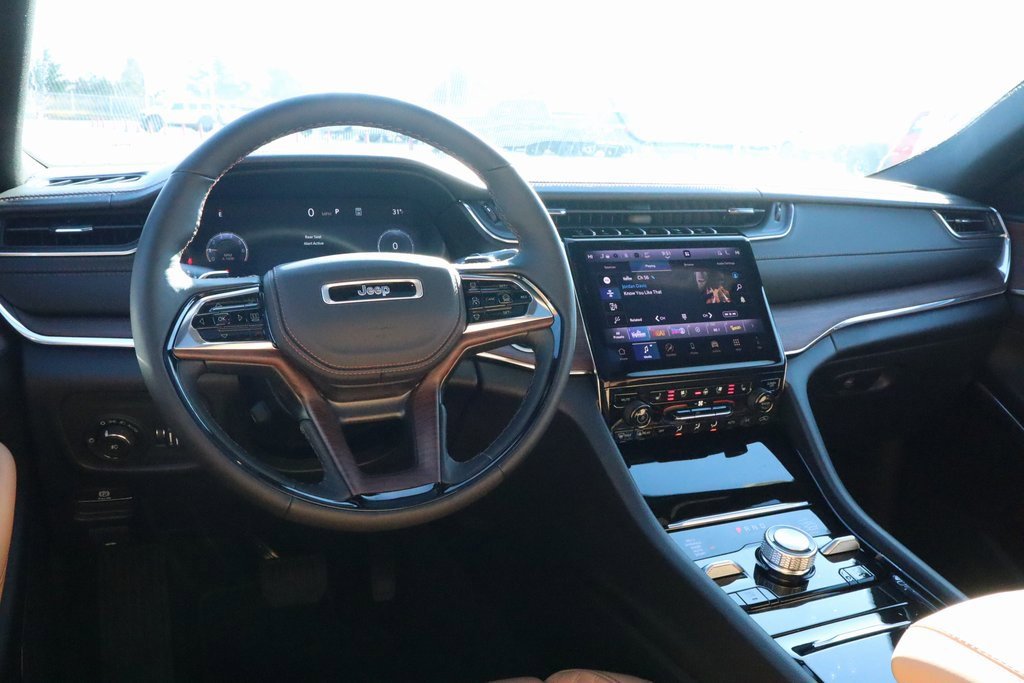 New 2025 Jeep Grand Cherokee Summit w/ Obsidian Package image 2