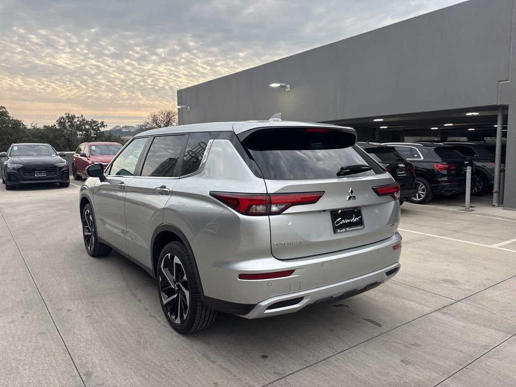 Used 2024 Mitsubishi Outlander SE image 8