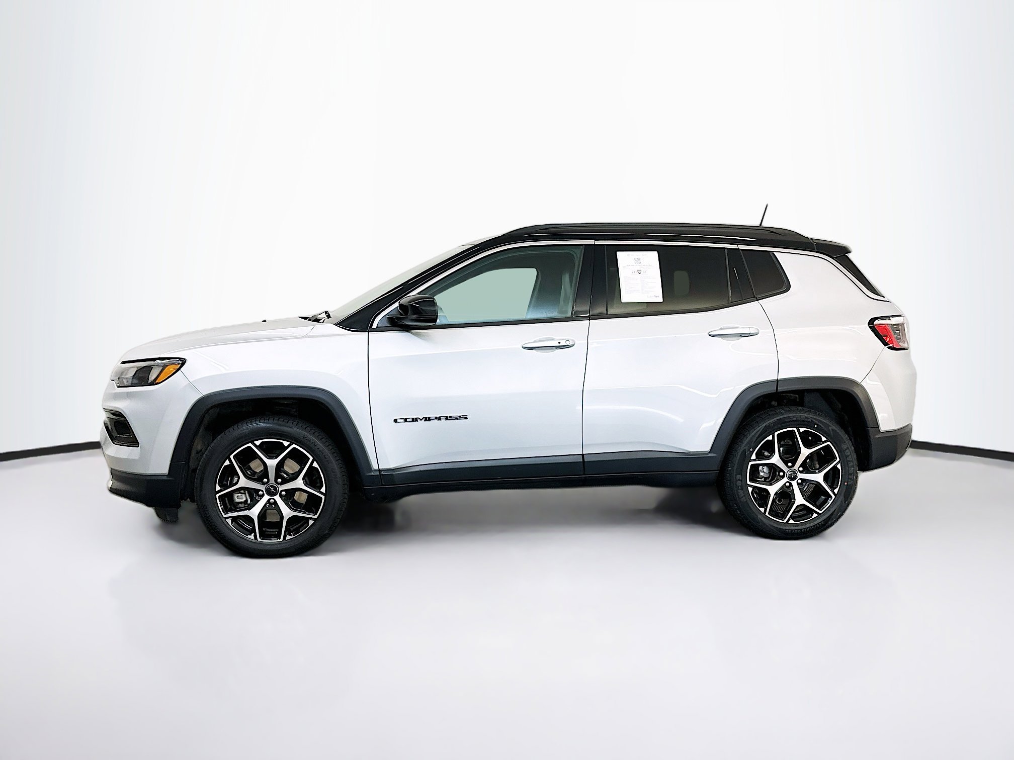 Used 2025 Jeep Compass Limited image 4