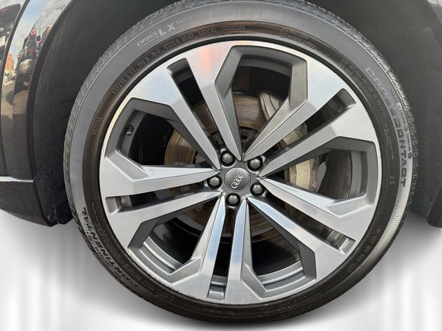 Used 2019 Audi Q8 Prestige w/ Towing Package image 9