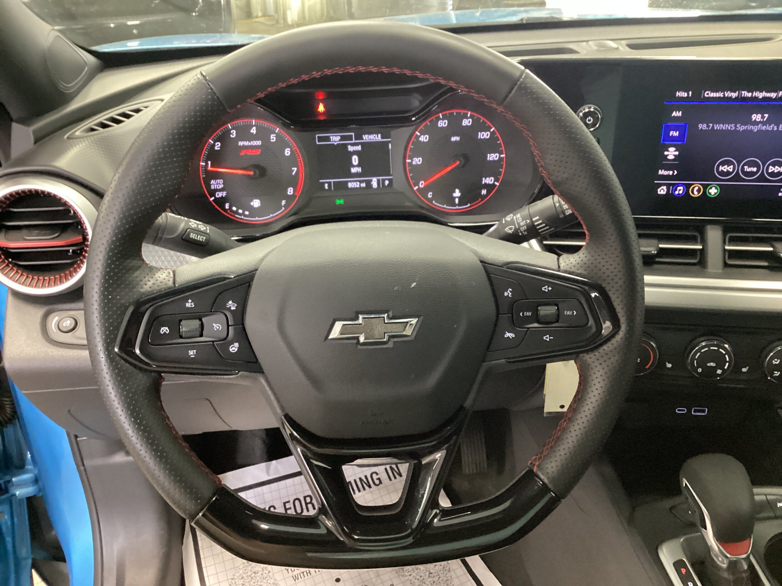 Used 2025 Chevrolet Trax RS FWD image 16