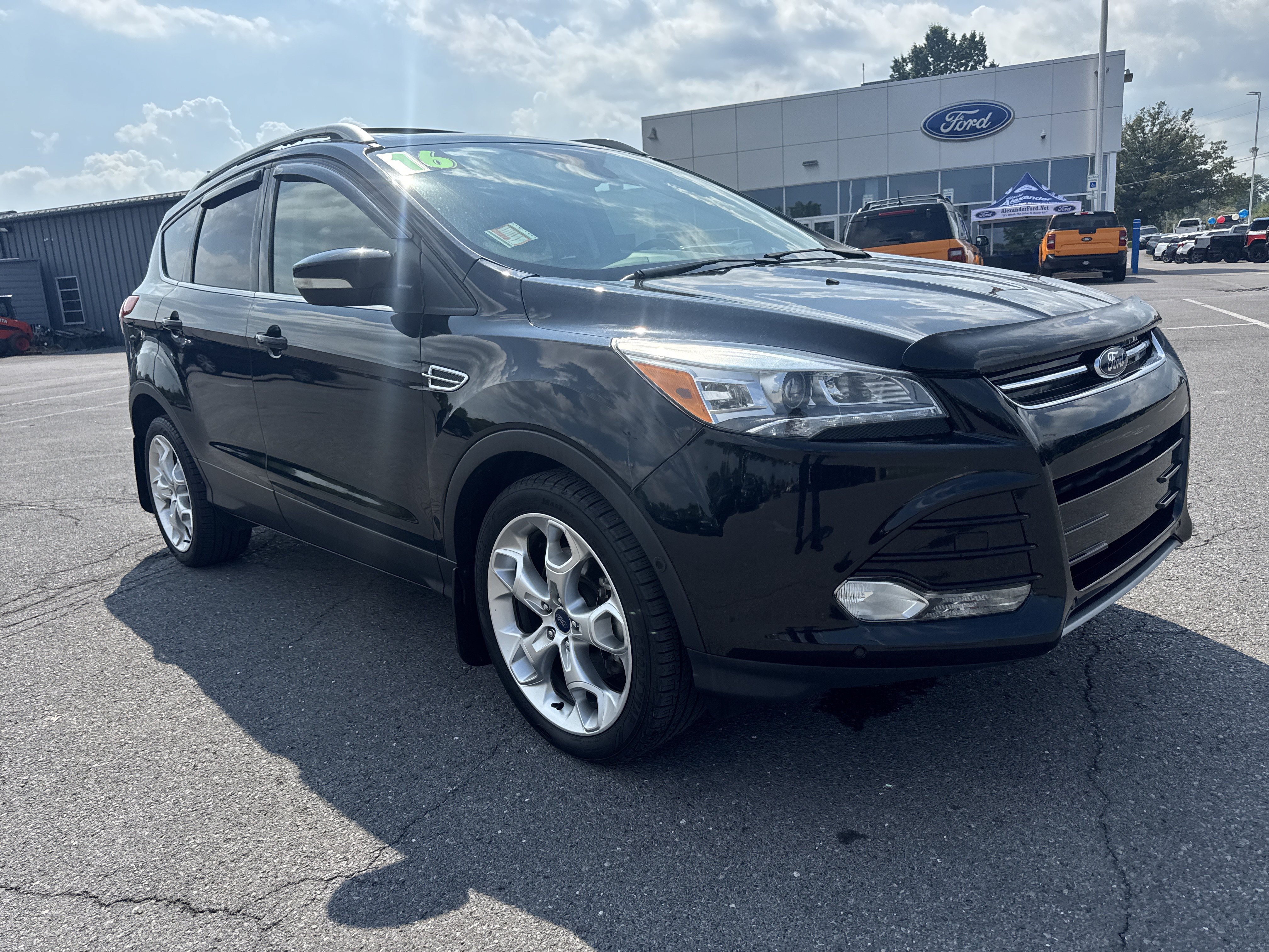 Used 2016 Ford Escape Titanium w/ Equipment Group 301A AWD/4WD image 1