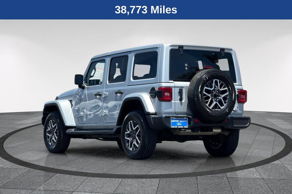Used 2024 Jeep Wrangler Unlimited Sahara AWD/4WD image 7