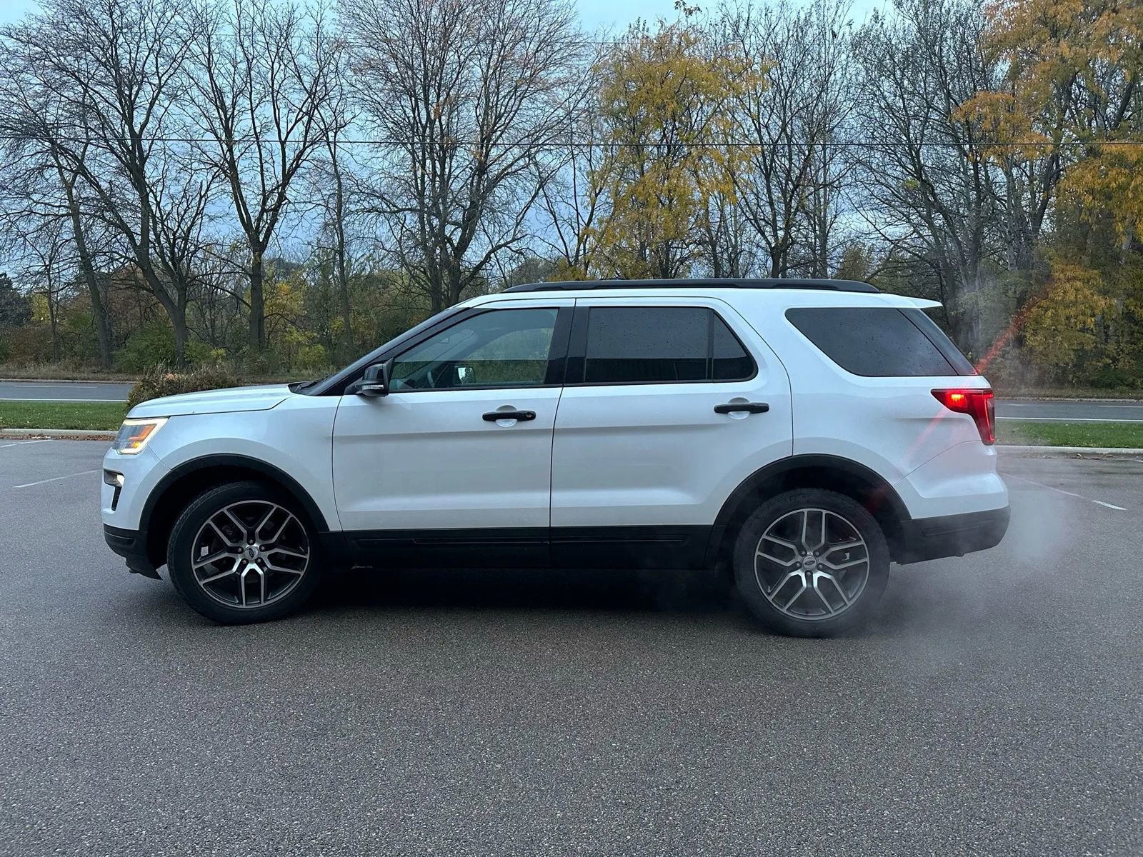 Used 2018 Ford Explorer Sport w/ Equipment Group 401A image 4