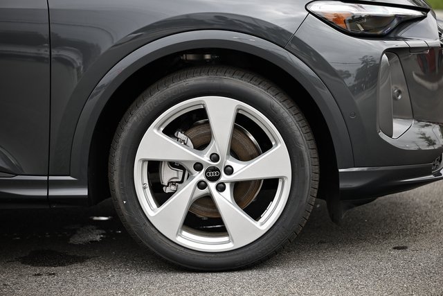 New 2025 Audi Q5 Prestige image 4