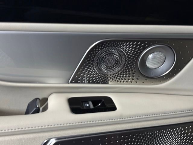 Used 2024 Lincoln Nautilus Reserve w/ Equipment Group 203A image 23