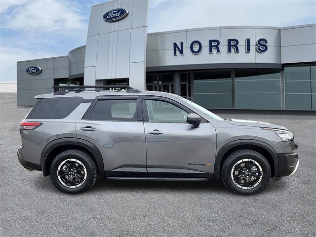 Used 2025 Nissan Pathfinder Rock Creek image 5