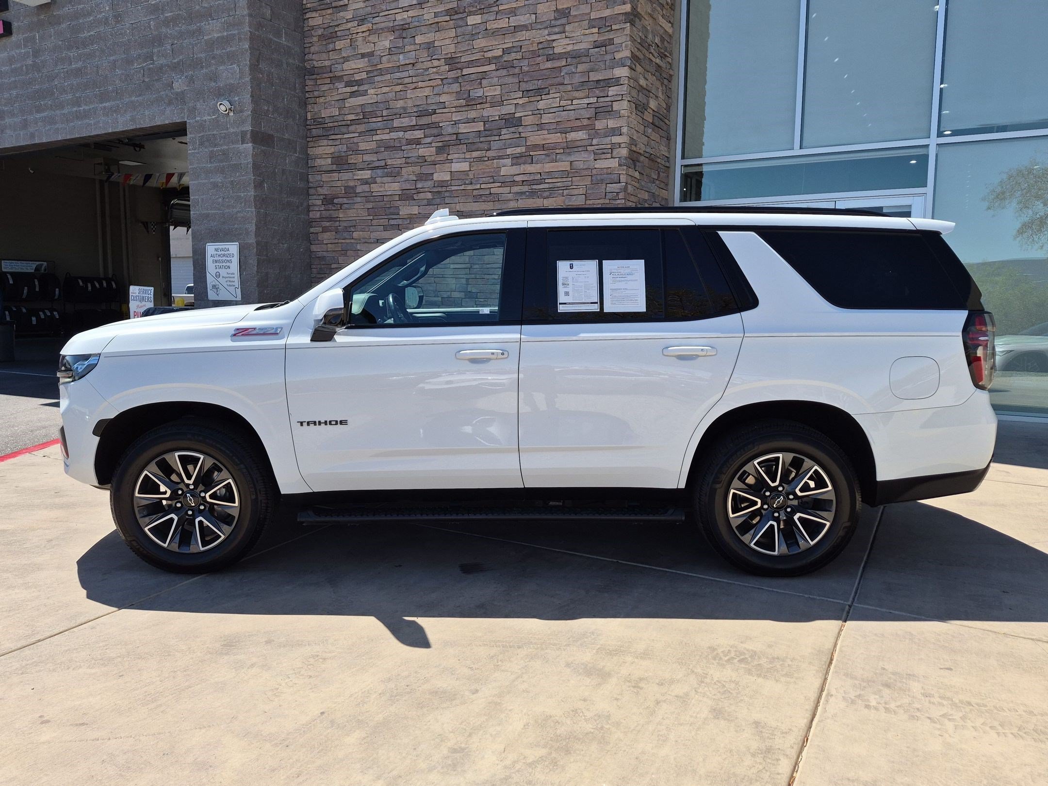 Certified 2022 Chevrolet Tahoe Z71 w/ Luxury Package AWD/4WD image 2