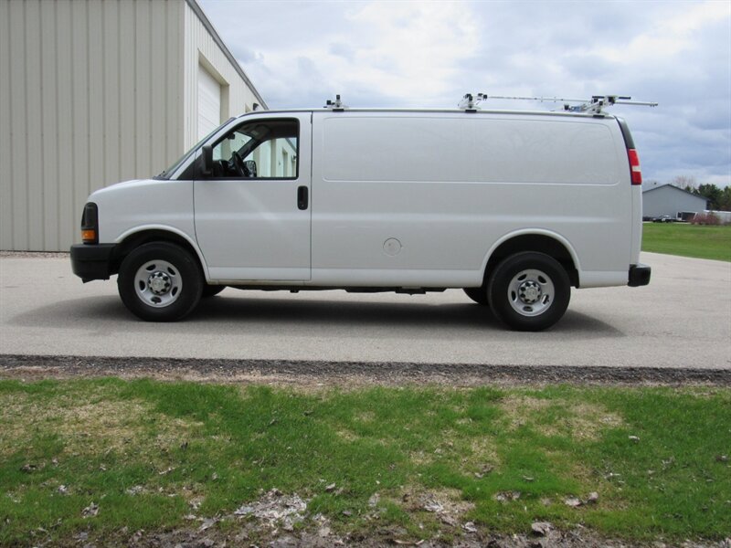 Used 2015 Chevrolet Express 2500 RWD image 4