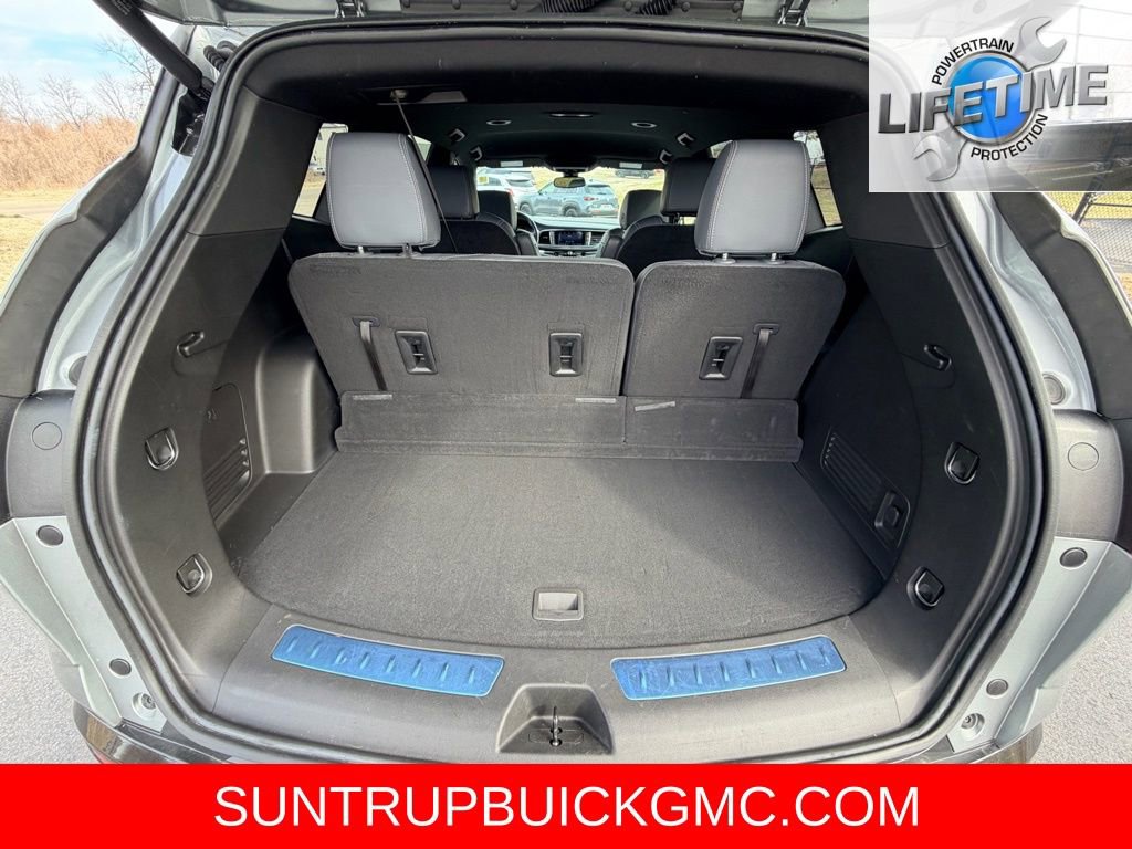 Used 2024 Buick Enclave Essence image 21