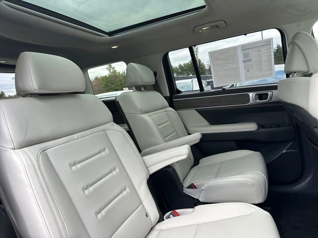 Used 2025 Hyundai Santa Fe Calligraphy image 22