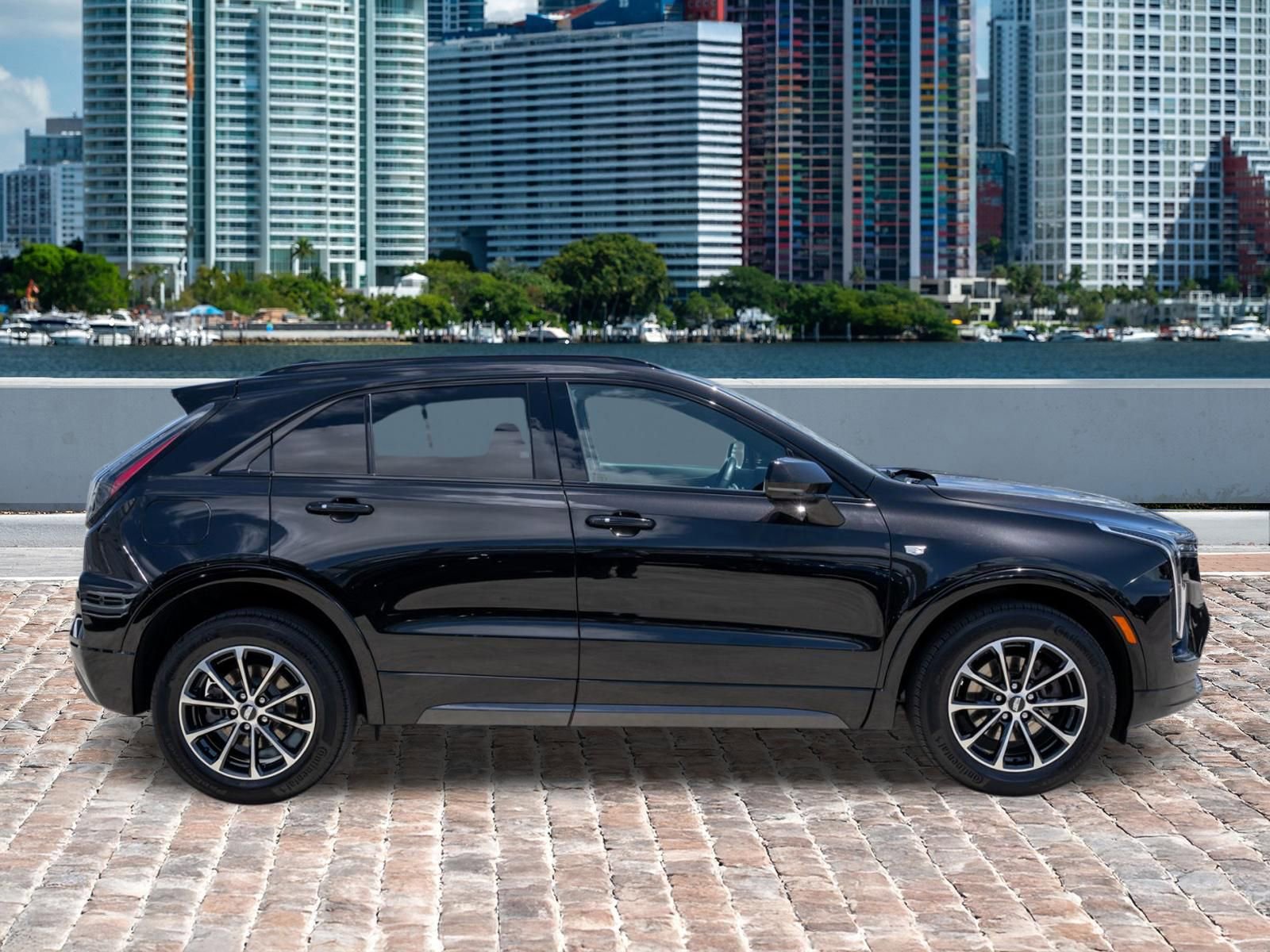 Used 2024 Cadillac XT4 Sport image 4