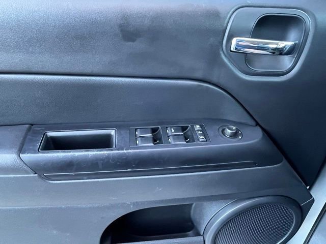 Used 2015 Jeep Patriot High Altitude image 20