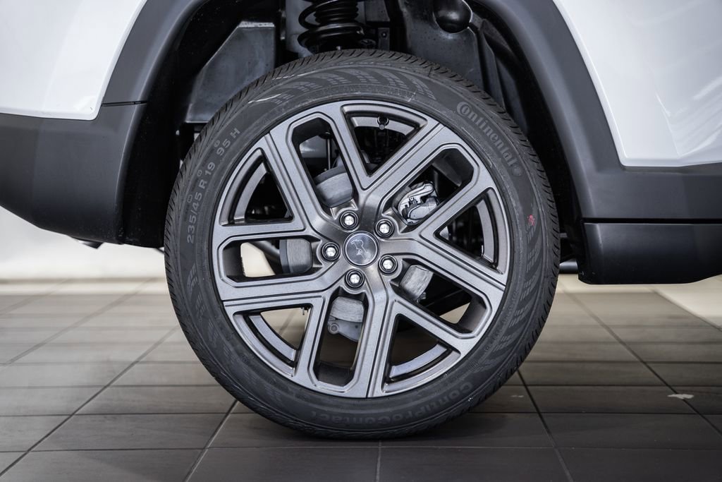 New 2026 Jeep Compass Limited image 18