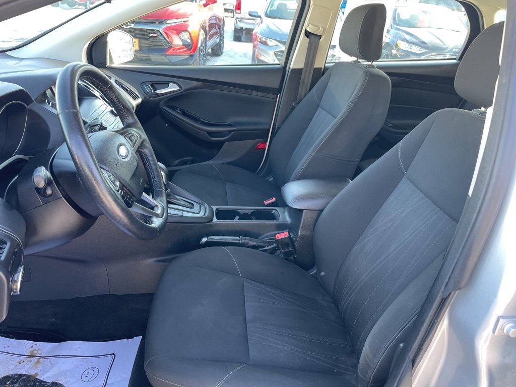 Used 2018 Ford Focus SE w/ Cold Weather Package image 3