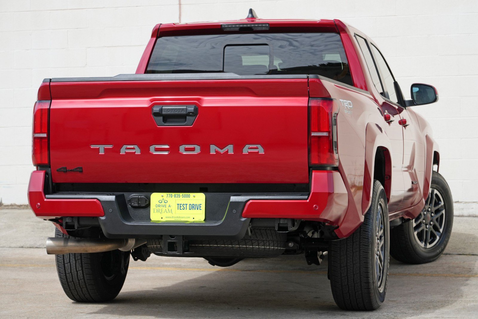 Used 2025 Toyota Tacoma TRD Sport w/ TRD Sport Upgrade Package AWD/4WD image 5