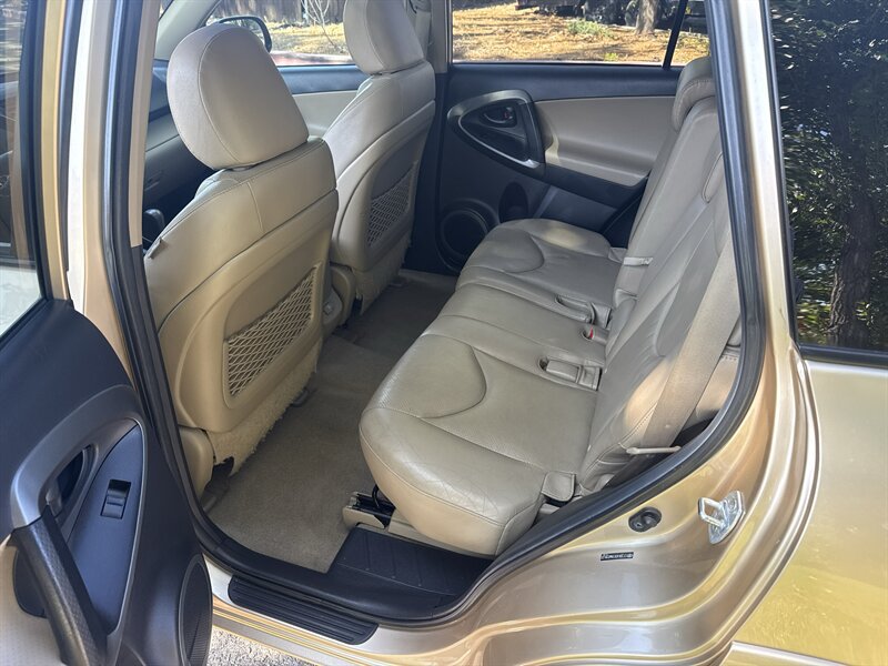 Used 2010 Toyota RAV4 Limited AWD/4WD image 18
