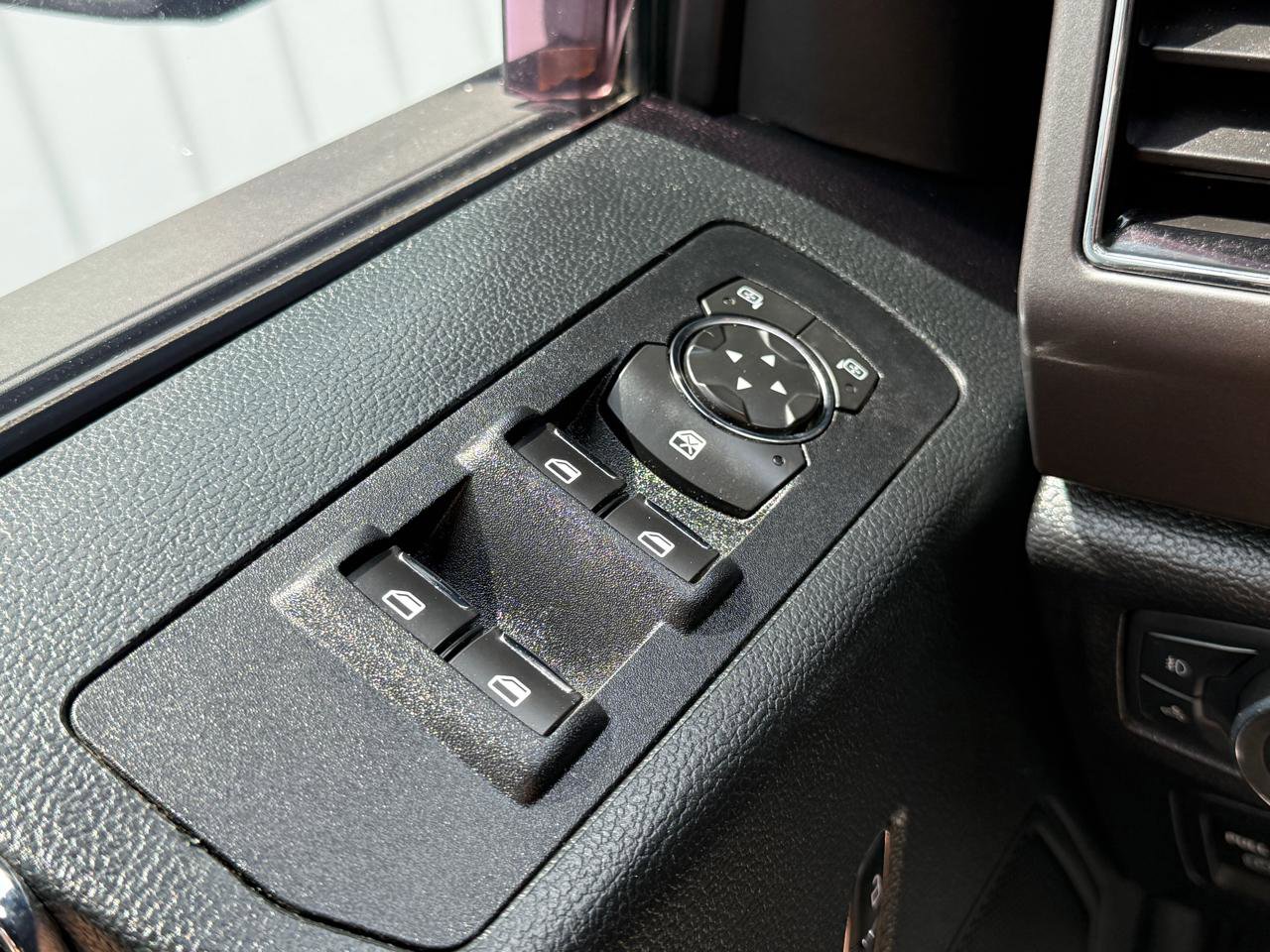 Used 2019 Ford F150 XLT w/ Equipment Group 302A Luxury AWD/4WD image 20