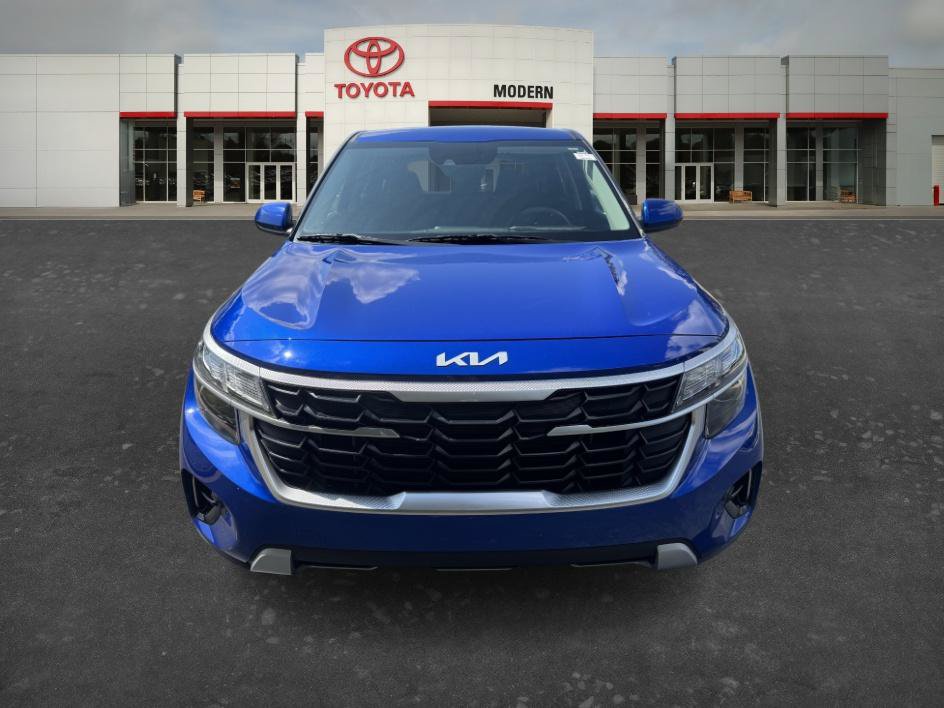 Used 2024 Kia Seltos LX AWD/4WD image 2