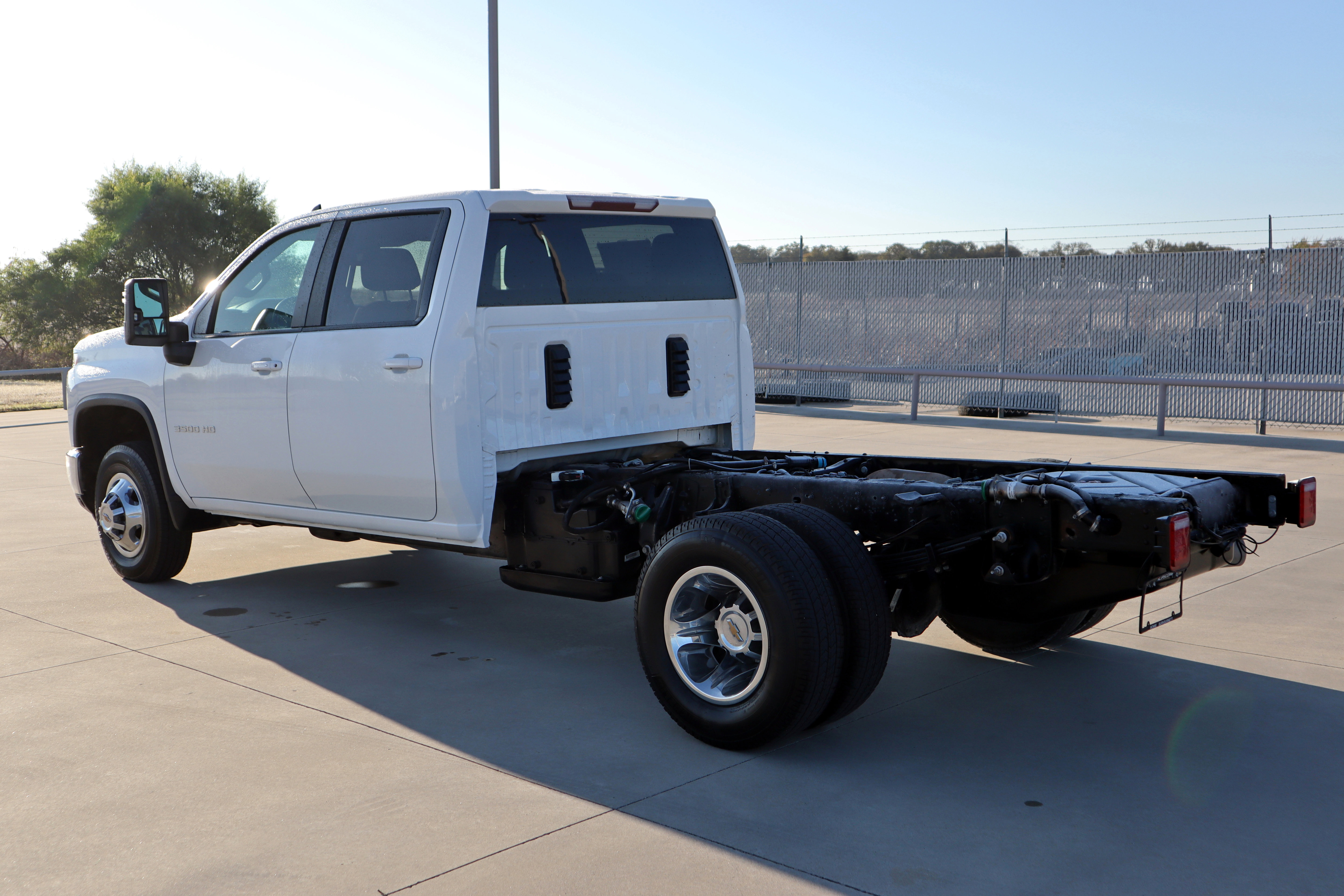 Used 2024 Chevrolet Silverado 3500 LT w/ Convenience Package image 9