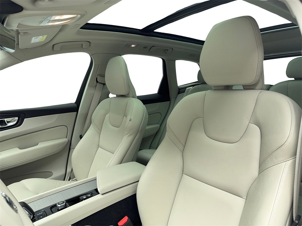 Used 2025 Volvo XC60 T8 Plus w/ Protection Package Premier image 35