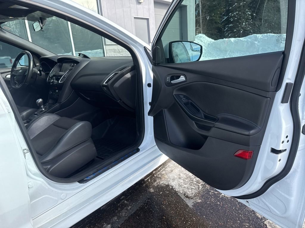 Used 2017 Ford Focus RS AWD/4WD image 21