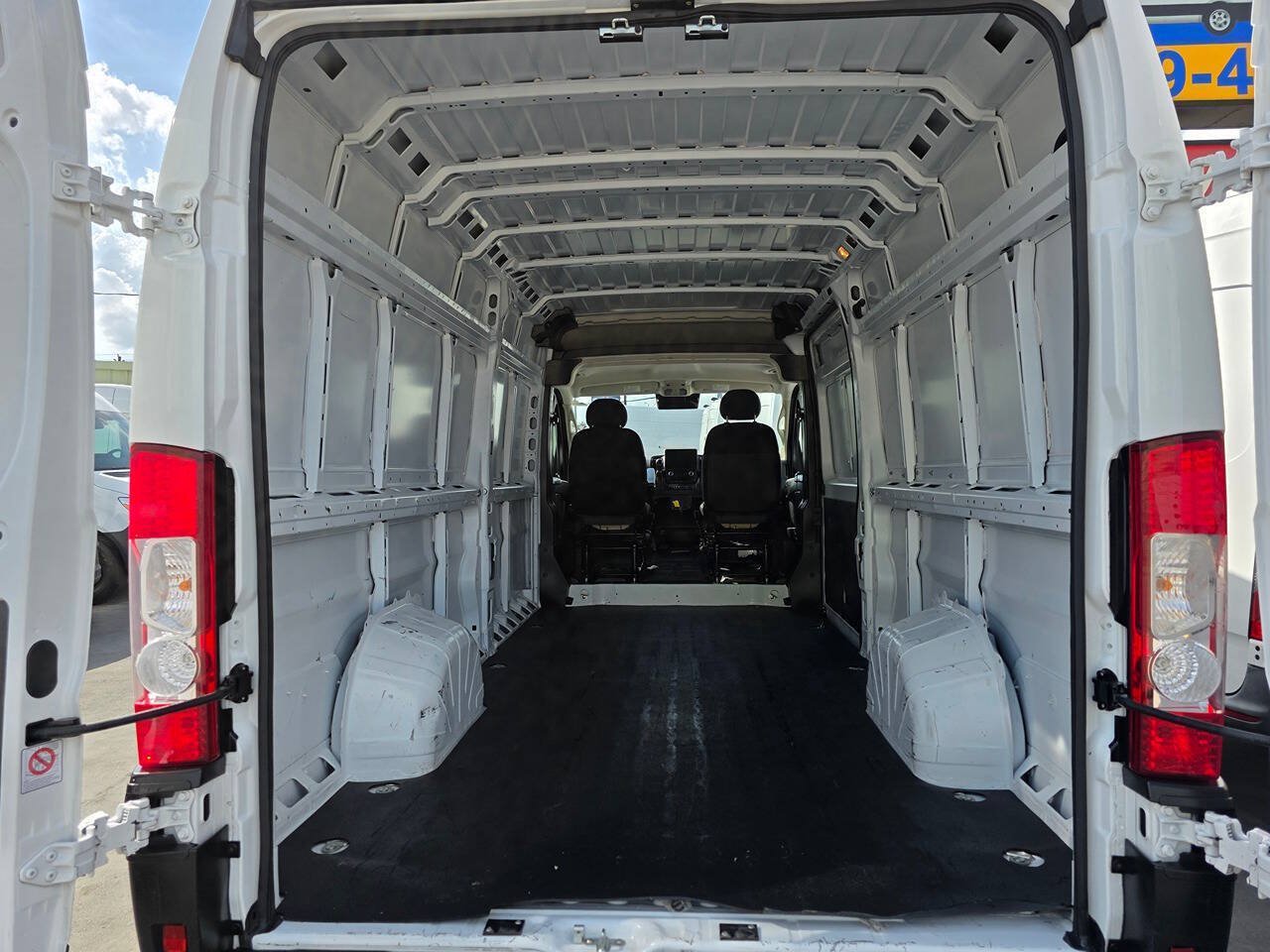 Used 2023 RAM ProMaster 3500 w/ Driver Convenience Group FWD image 13