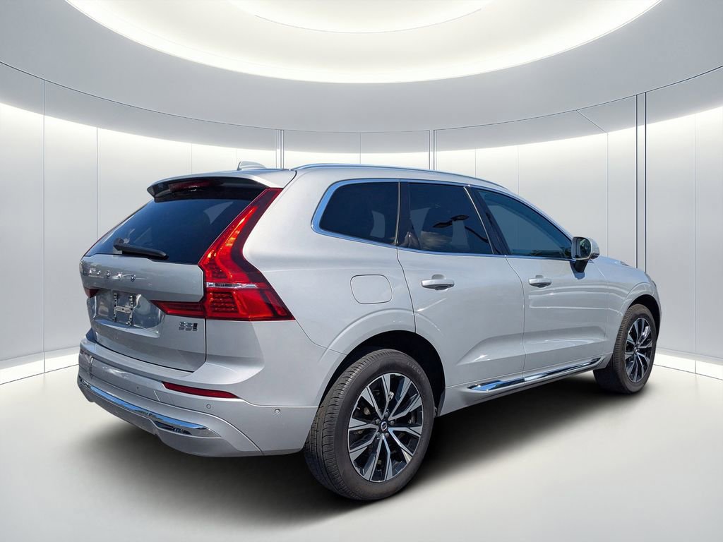 Used 2023 Volvo XC60 B5 Plus AWD/4WD image 4