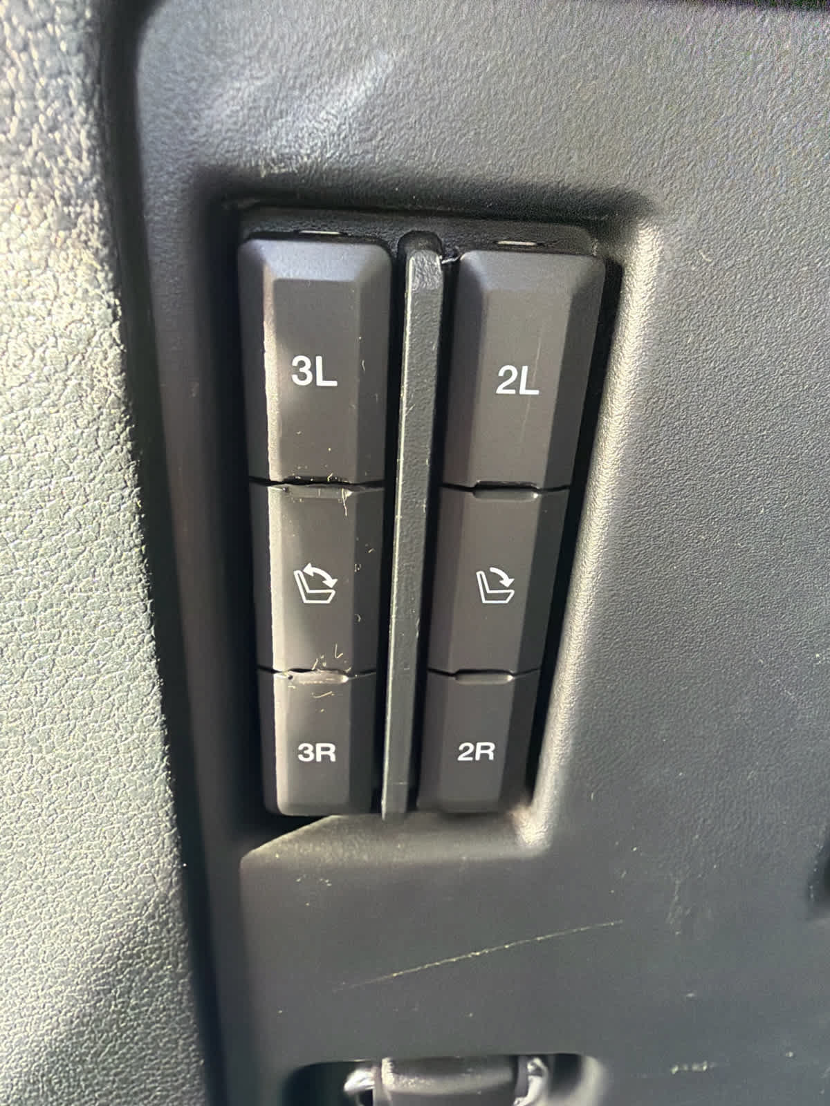 Used 2019 Ford Expedition Platinum AWD/4WD image 13