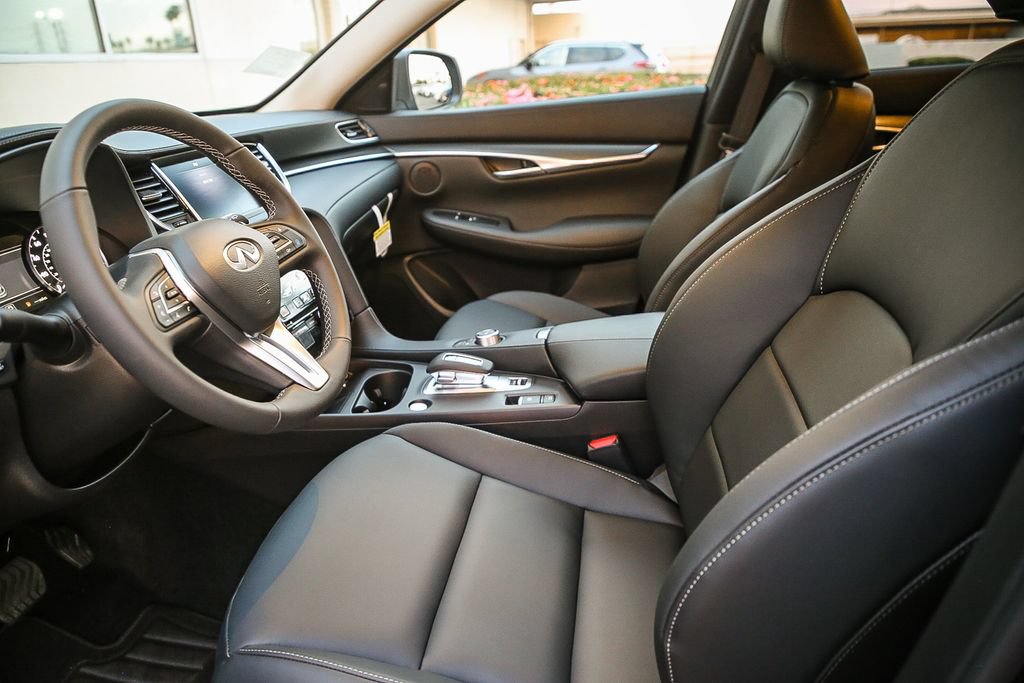 Certified 2025 INFINITI QX50 Pure AWD/4WD image 18