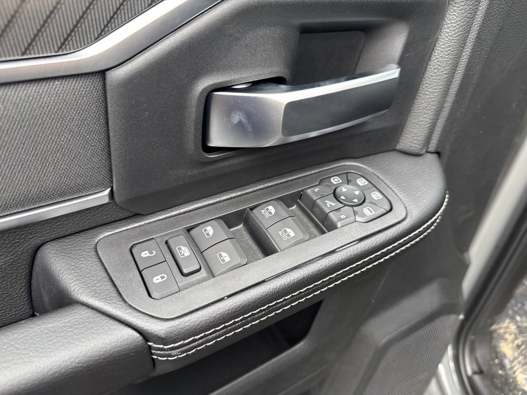 New 2026 RAM 2500 Big Horn AWD/4WD image 18