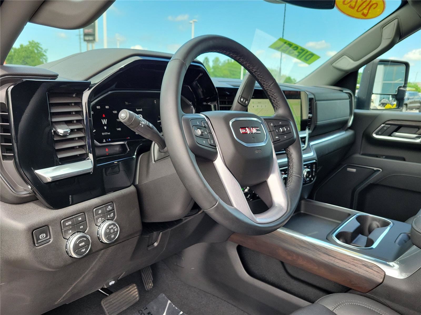 Used 2026 GMC Sierra 2500 SLT w/ SLT Convenience Package AWD/4WD image 18
