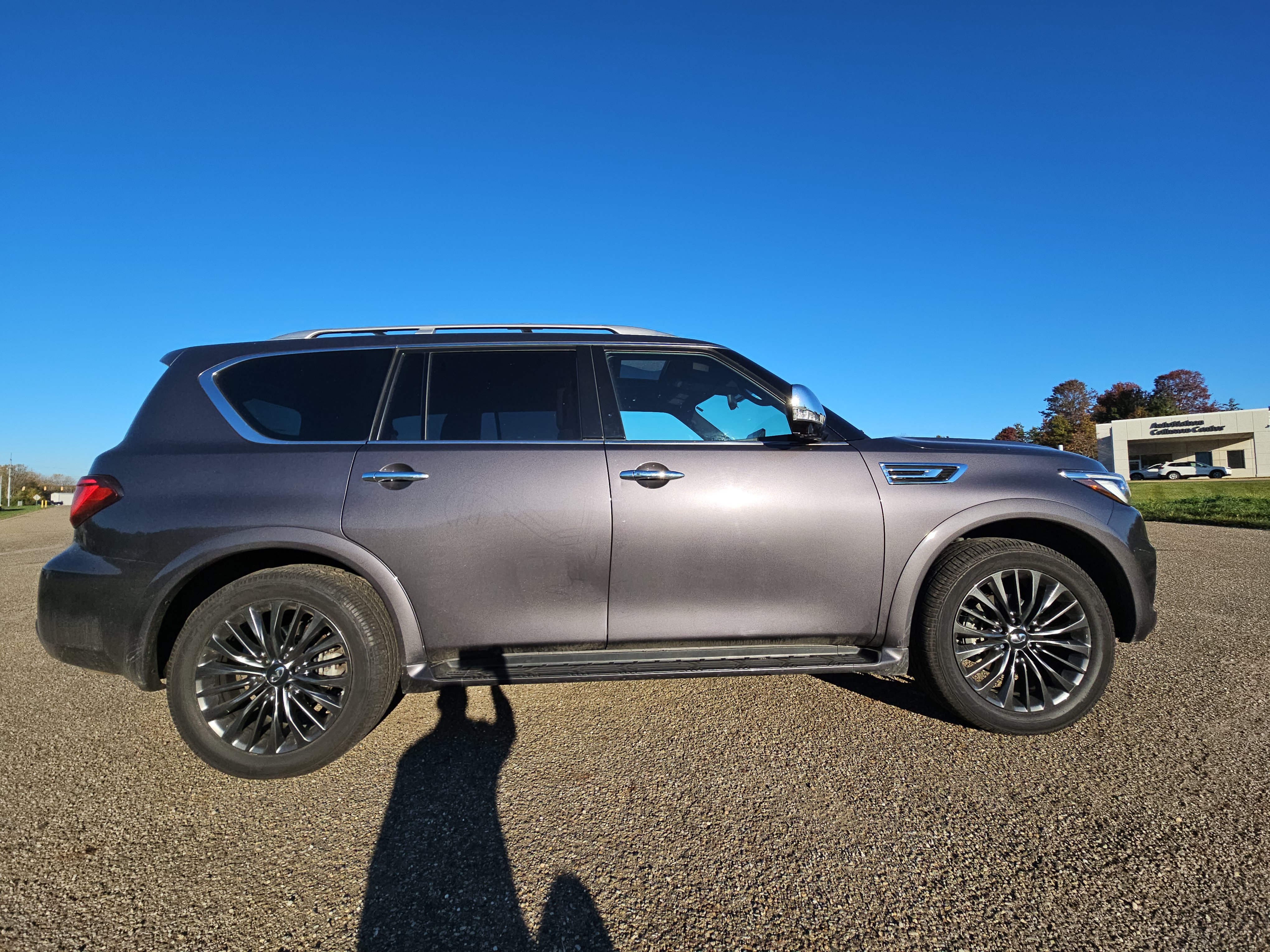 Used 2023 INFINITI QX80 Sensory w/ Cargo Package AWD/4WD image 3