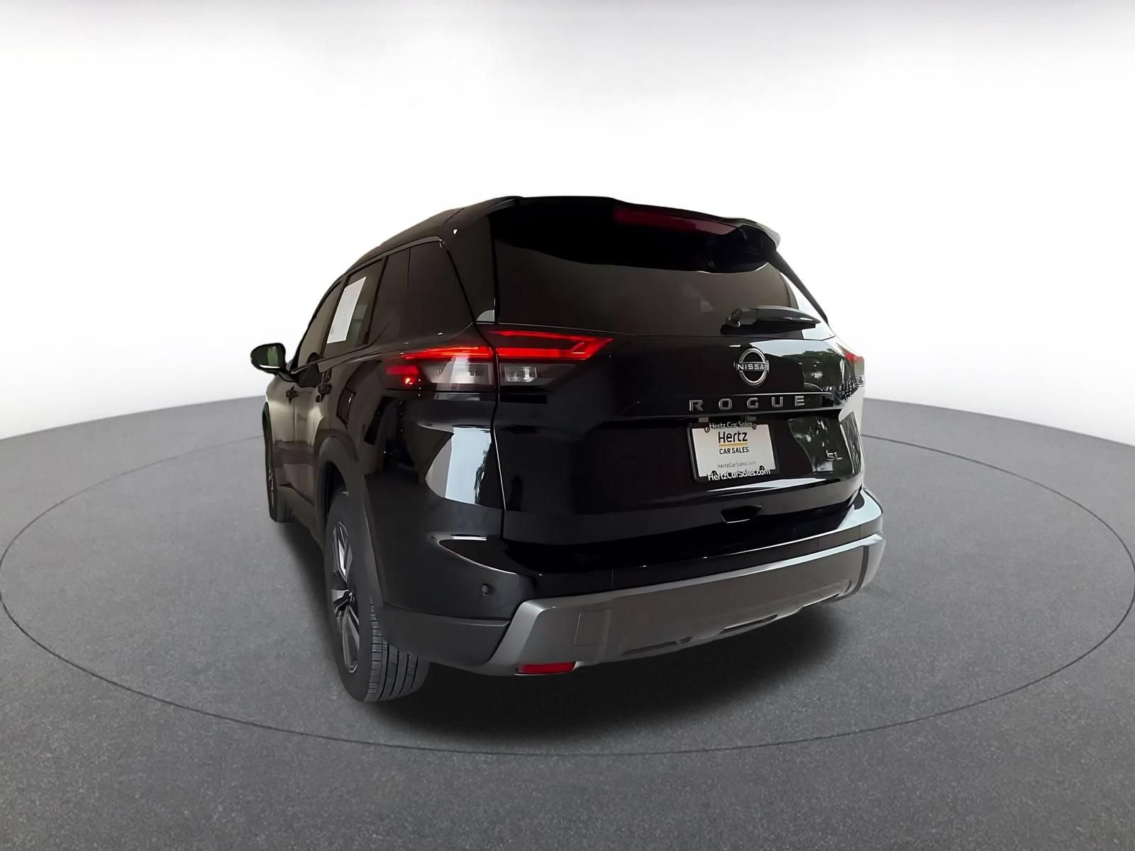 Used 2026 Nissan Rogue SL FWD image 10