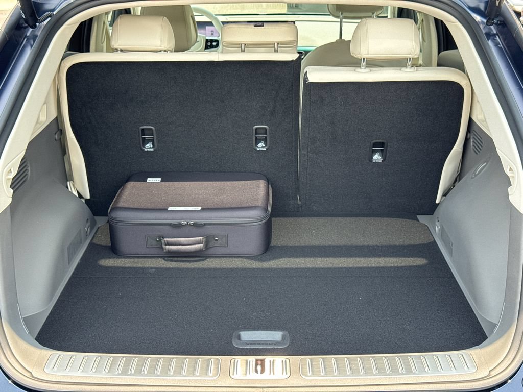 New 2026 Genesis GV60 RWD image 18