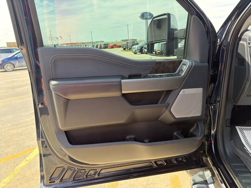Used 2025 Ford F350 Lariat w/ Chrome Package AWD/4WD image 15