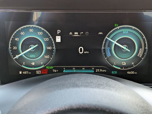 Used 2025 Hyundai Elantra Limited image 17