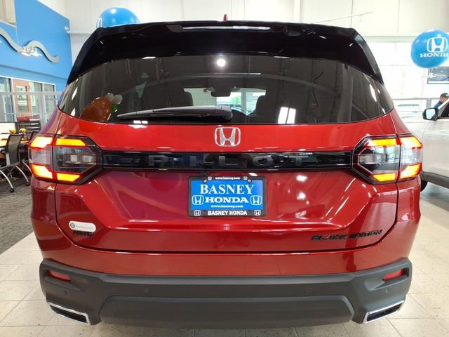 Certified 2025 Honda Pilot Black Edition image 10