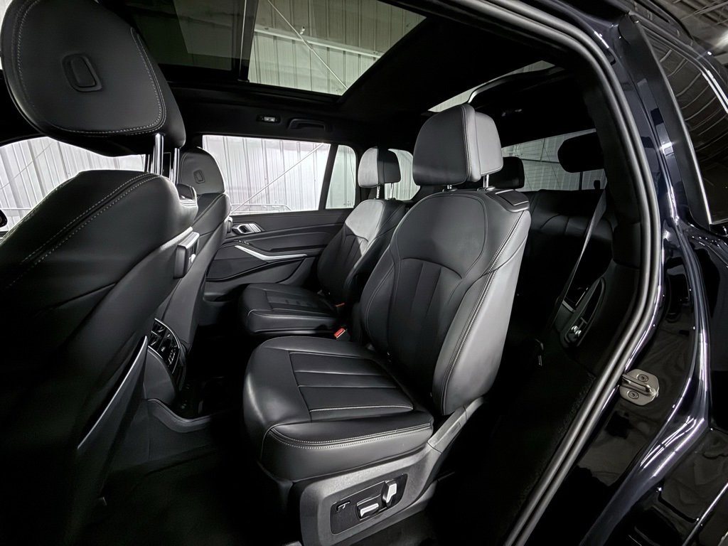 Used 2022 BMW X7 xDrive40i w/ M Sport Package image 22