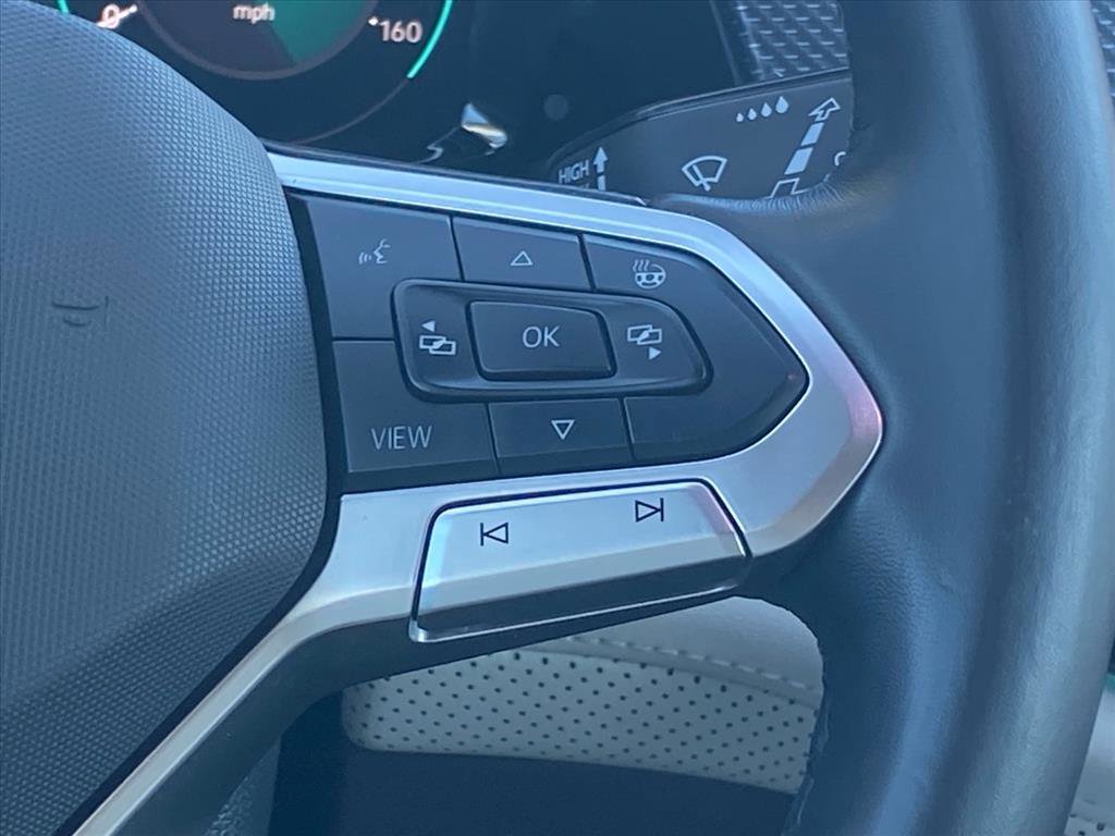 Certified 2024 Volkswagen Atlas Cross Sport SEL Premium R-Line image 8